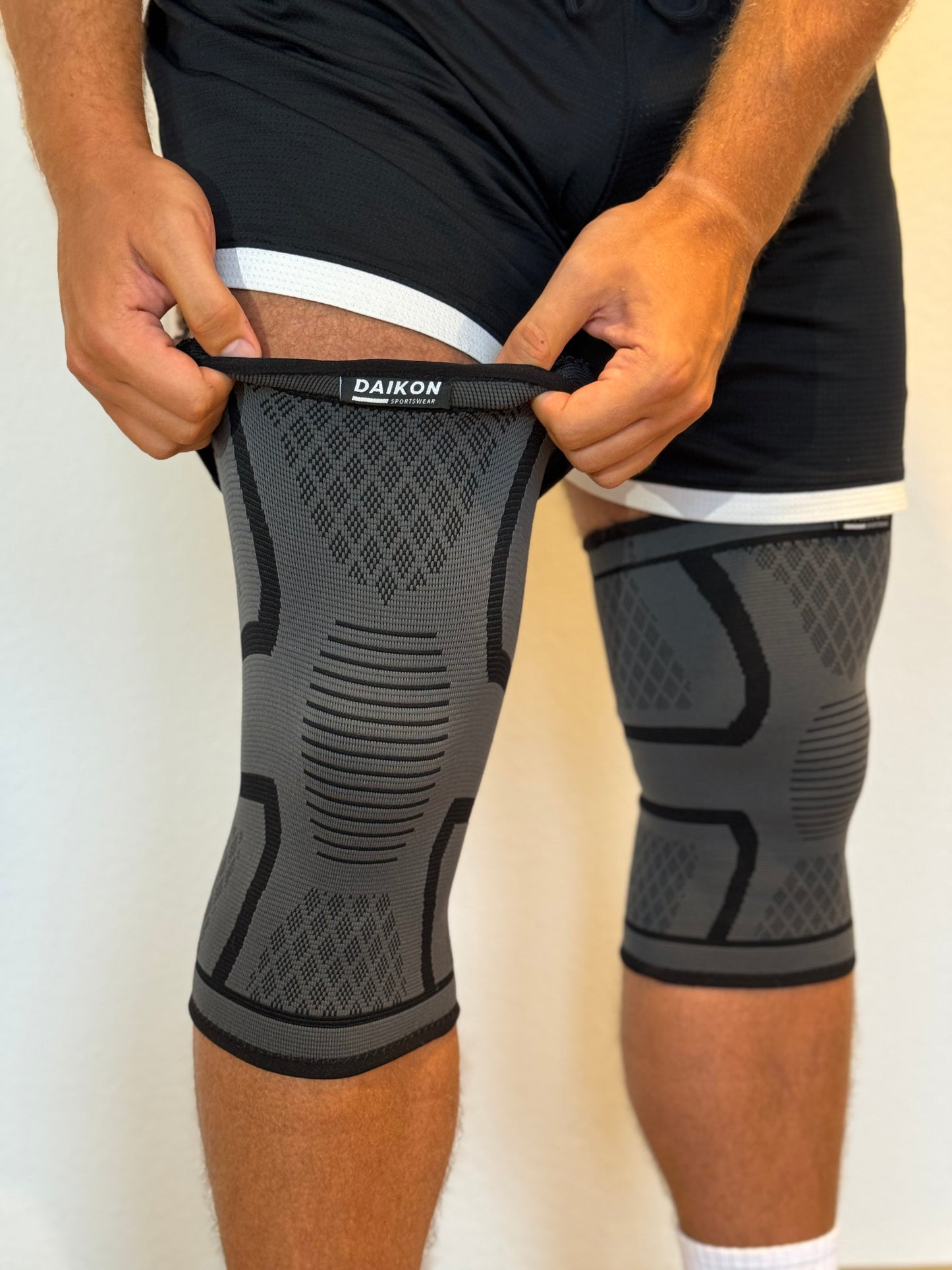 Soft Kniebandage Grau